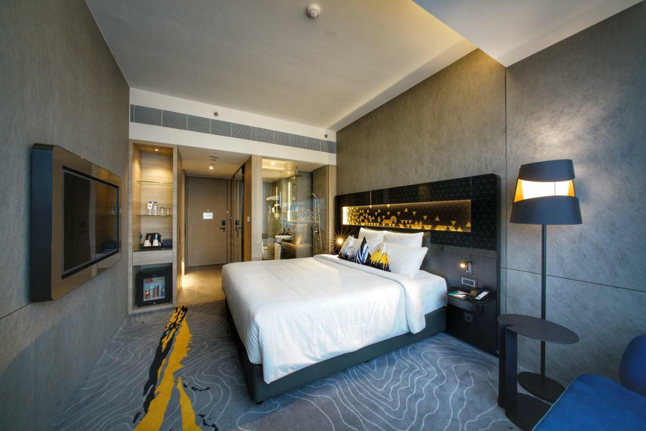 Novotel Singapore On Stevens Екстер'єр фото